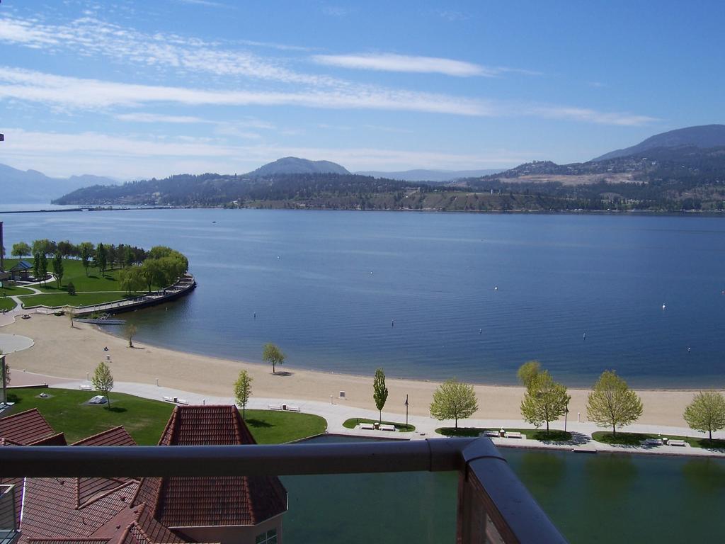 Sunset Waterfront Resort By Kelownacondorentals Chambre photo