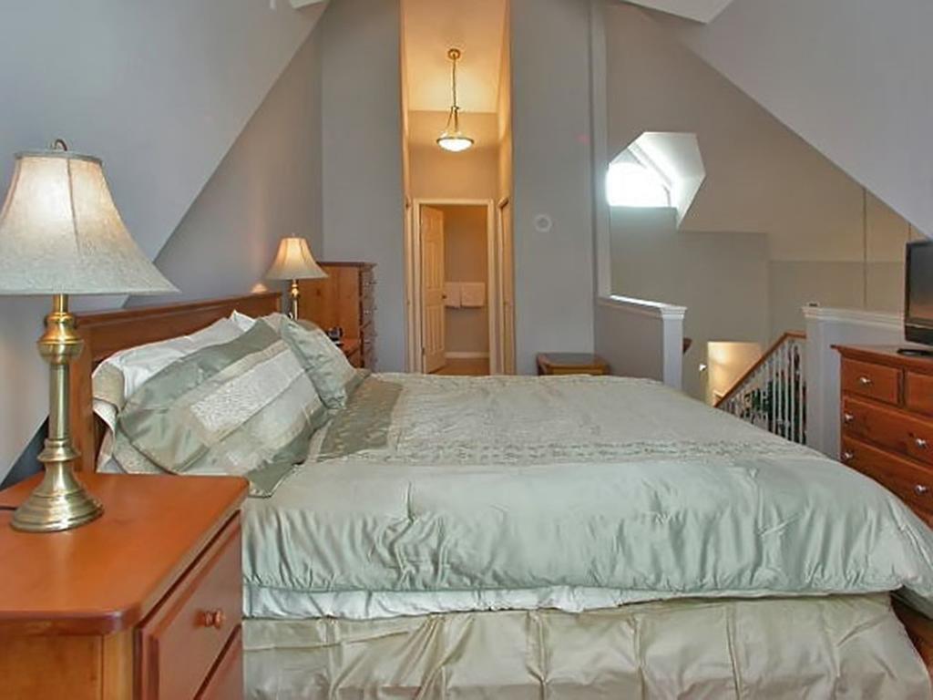 Sunset Waterfront Resort By Kelownacondorentals Chambre photo