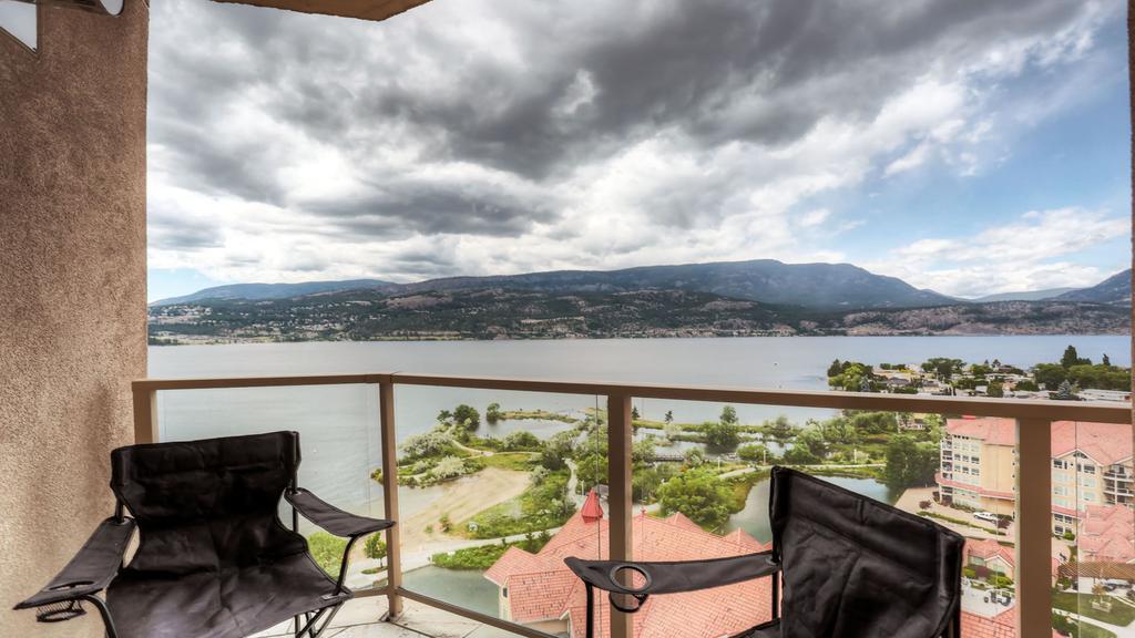 Sunset Waterfront Resort By Kelownacondorentals Extérieur photo