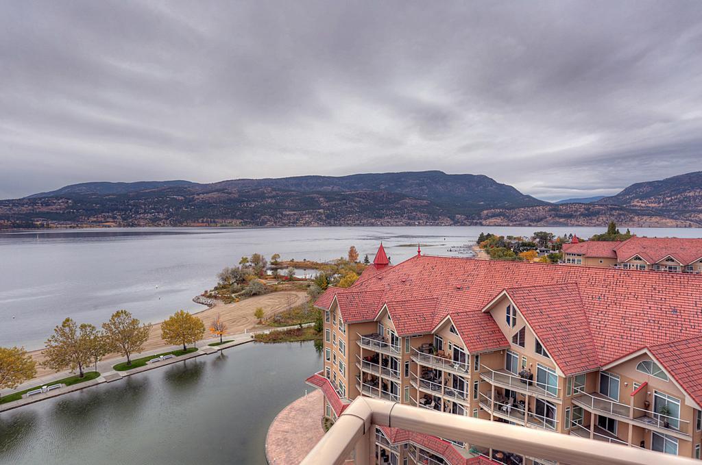 Sunset Waterfront Resort By Kelownacondorentals Extérieur photo