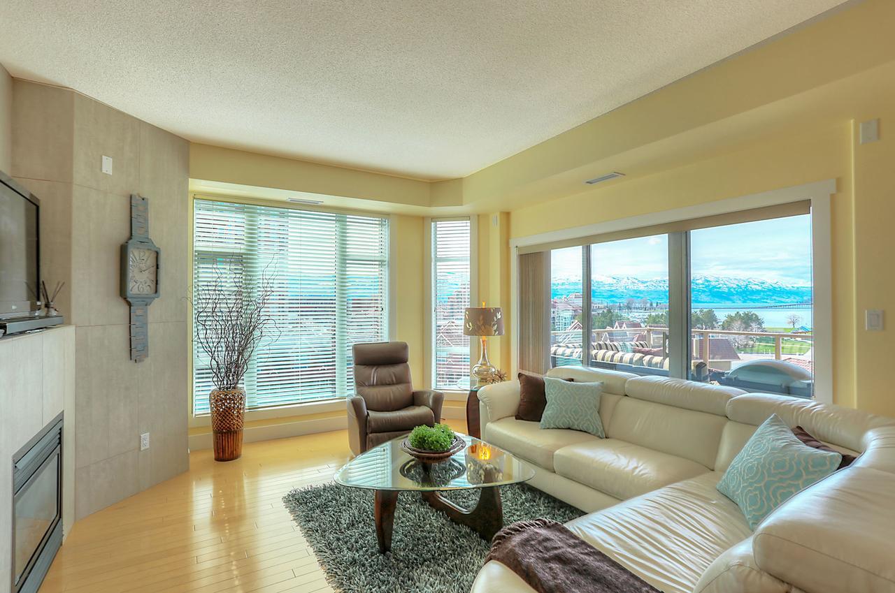 Sunset Waterfront Resort By Kelownacondorentals Extérieur photo