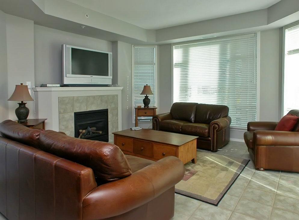 Sunset Waterfront Resort By Kelownacondorentals Extérieur photo