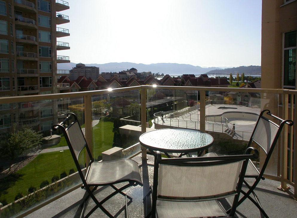Sunset Waterfront Resort By Kelownacondorentals Extérieur photo