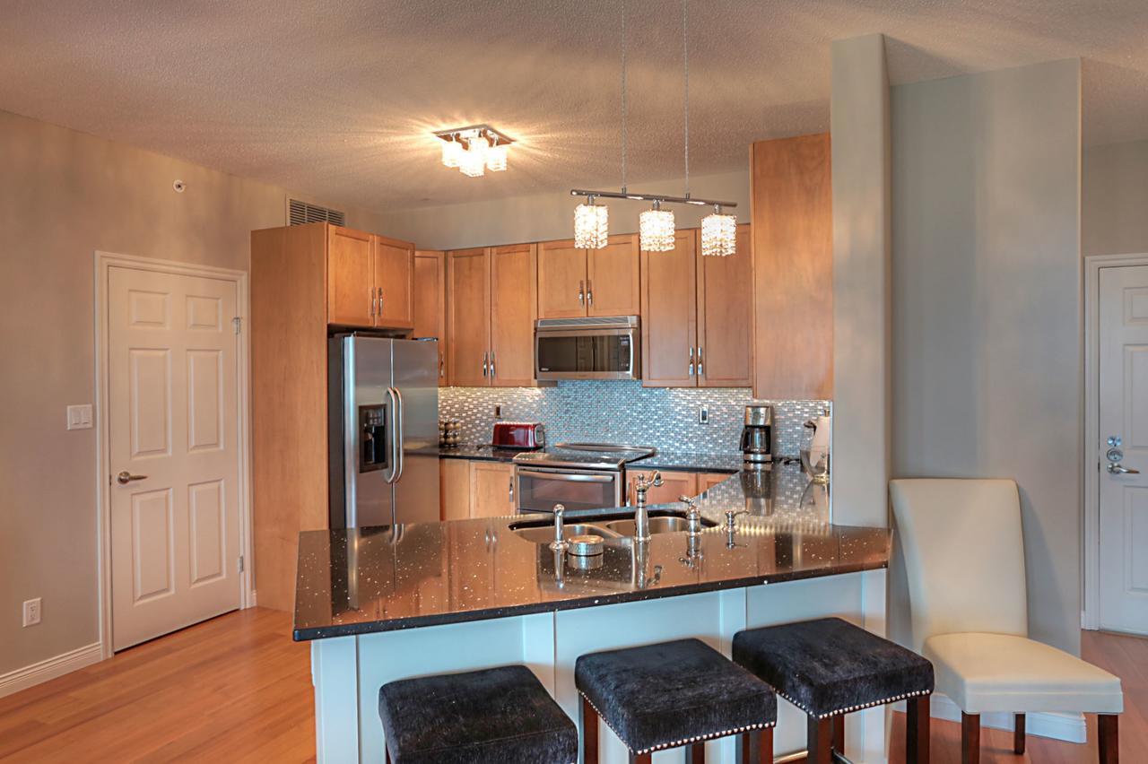 Sunset Waterfront Resort By Kelownacondorentals Extérieur photo