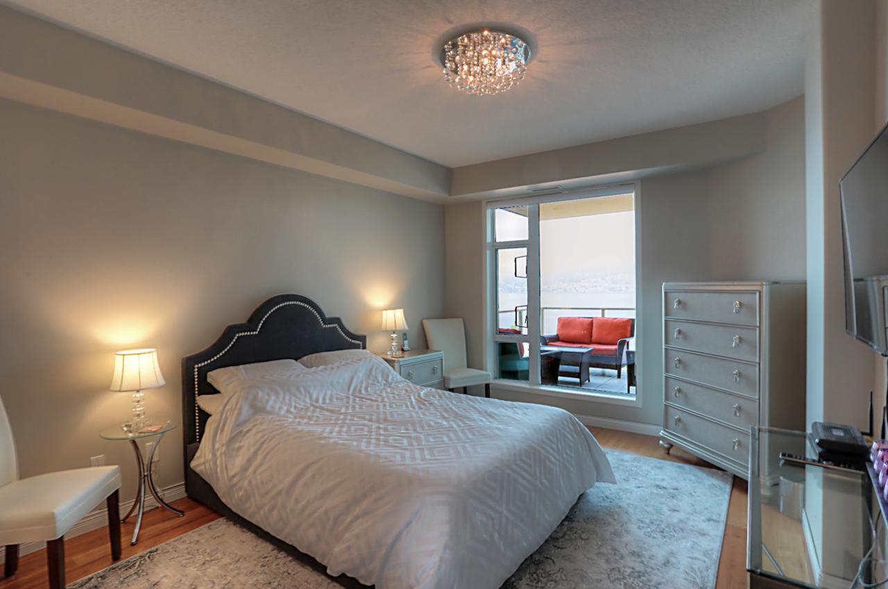 Sunset Waterfront Resort By Kelownacondorentals Extérieur photo