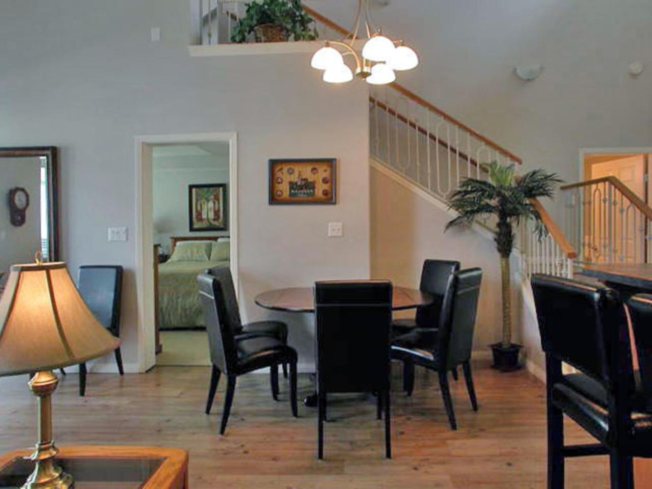 Sunset Waterfront Resort By Kelownacondorentals Extérieur photo