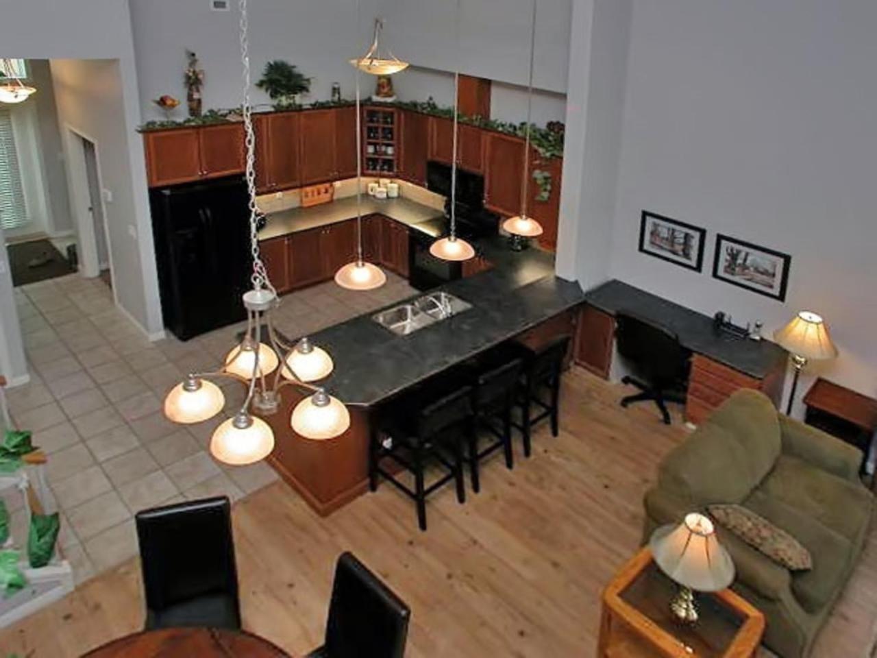 Sunset Waterfront Resort By Kelownacondorentals Extérieur photo